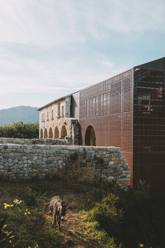 luusssso's tweet photo. An amazing restoration of a 600 year old convent in Corsica https://t.co/dFWisCcFh2