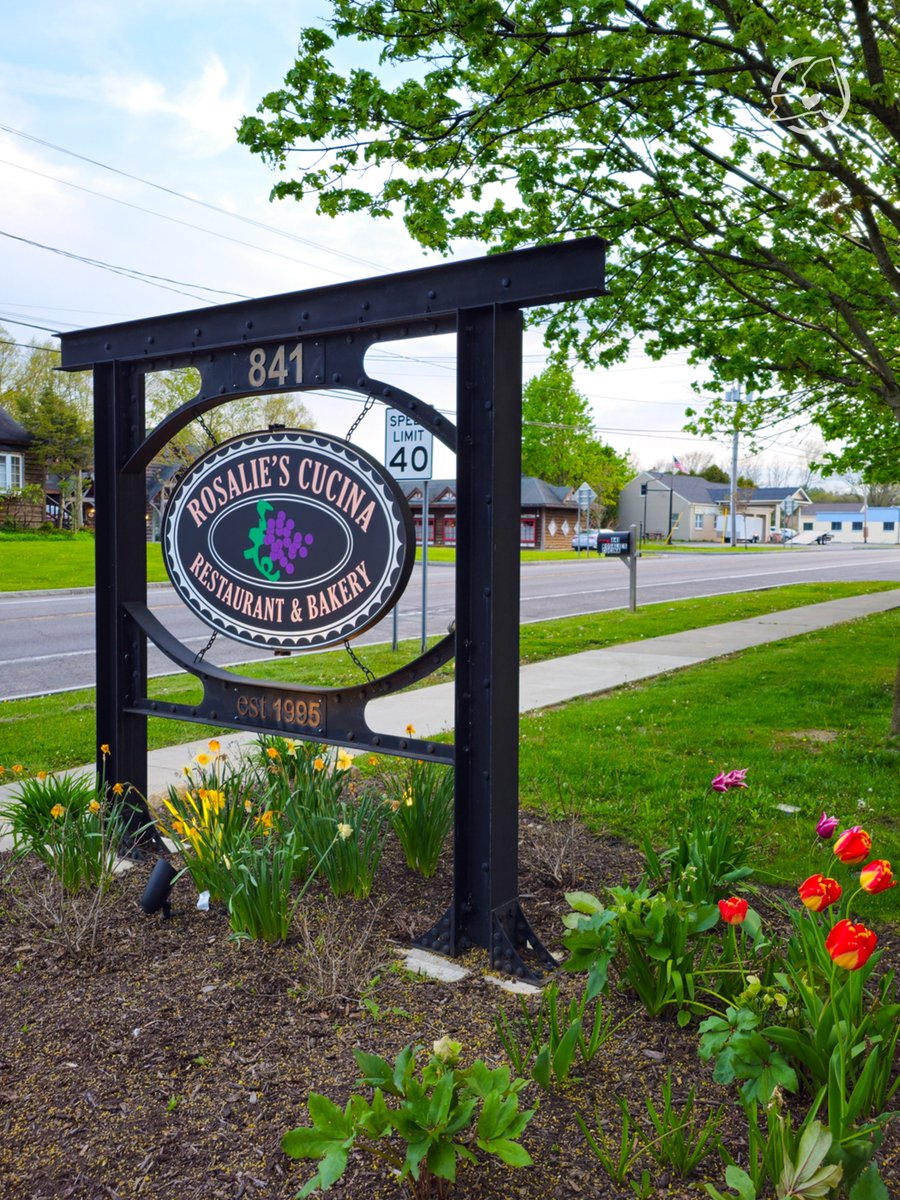 ThisisCNY's tweet image. "Rosalie’s is a rare kind of place," writes food critic @JacobPucci. "In a world where restaurants and food trends come and go, Rosalie’s has stayed at a consistently high level."

Read his full dining review of the #Skaneateles institution: this-is-cny.visitlink.me/xzuNLq #thisiscny