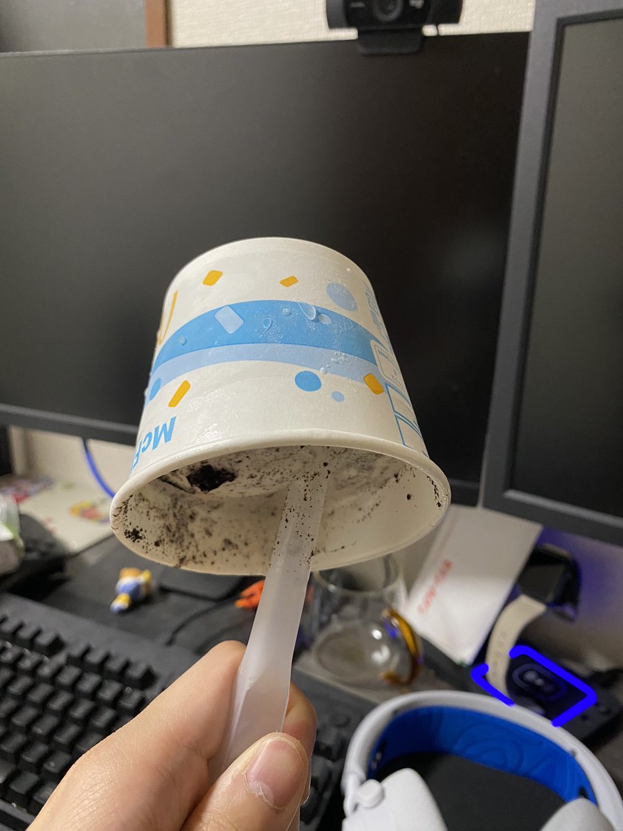 O_3_1_6_'s tweet photo. マックフルーリー忘れてた食べよ https://t.co/Cs3e85XYT8