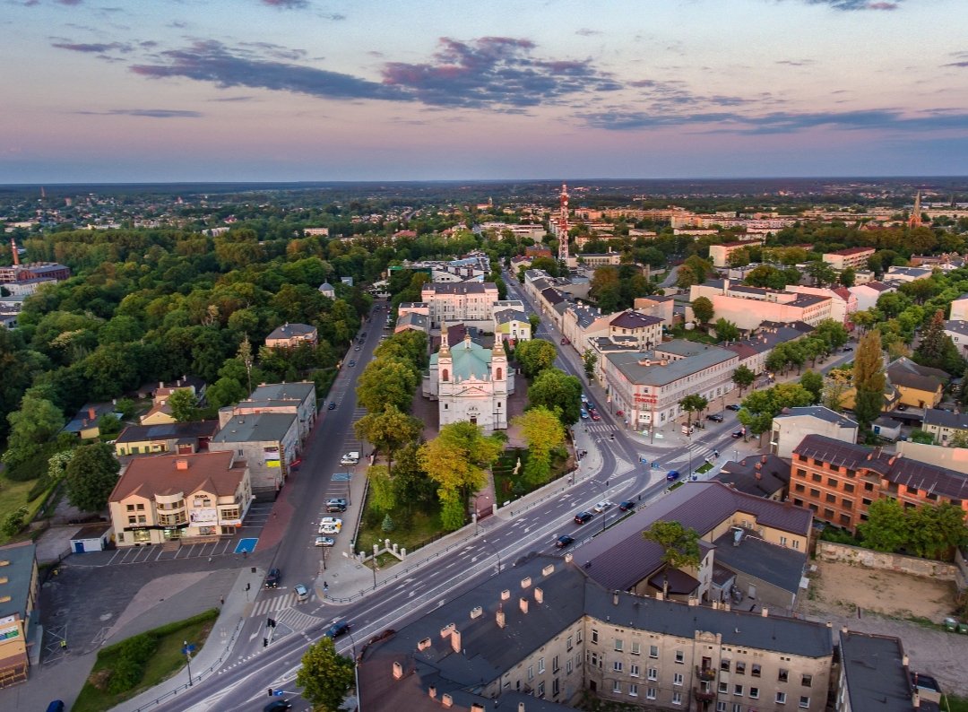 klosowskyyy's tweet photo. 8️⃣. TOMASZÓW MAZOWIECKI - 1 event
📍Województwo mazowieckie
📆 Wydarzenie - 22 kwietnia, 2022 roku, #KSW81
🏟️ Arena - Arena Lodowa https://t.co/tBXCcRNhIR