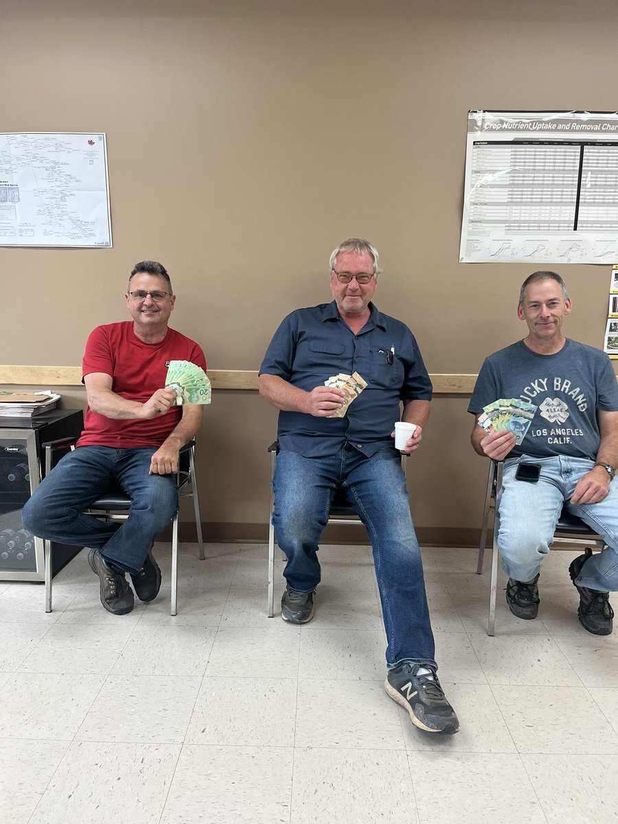 First and second place teams for the 2024 Aylsham/Pasquia playoff draft.  No you Youzwa’s this year!  <a href="/hugewalleye/">Terry Youzwa</a> <a href="/Zakofthenorth/">Zachary Youzwa👨‍🌾</a>
