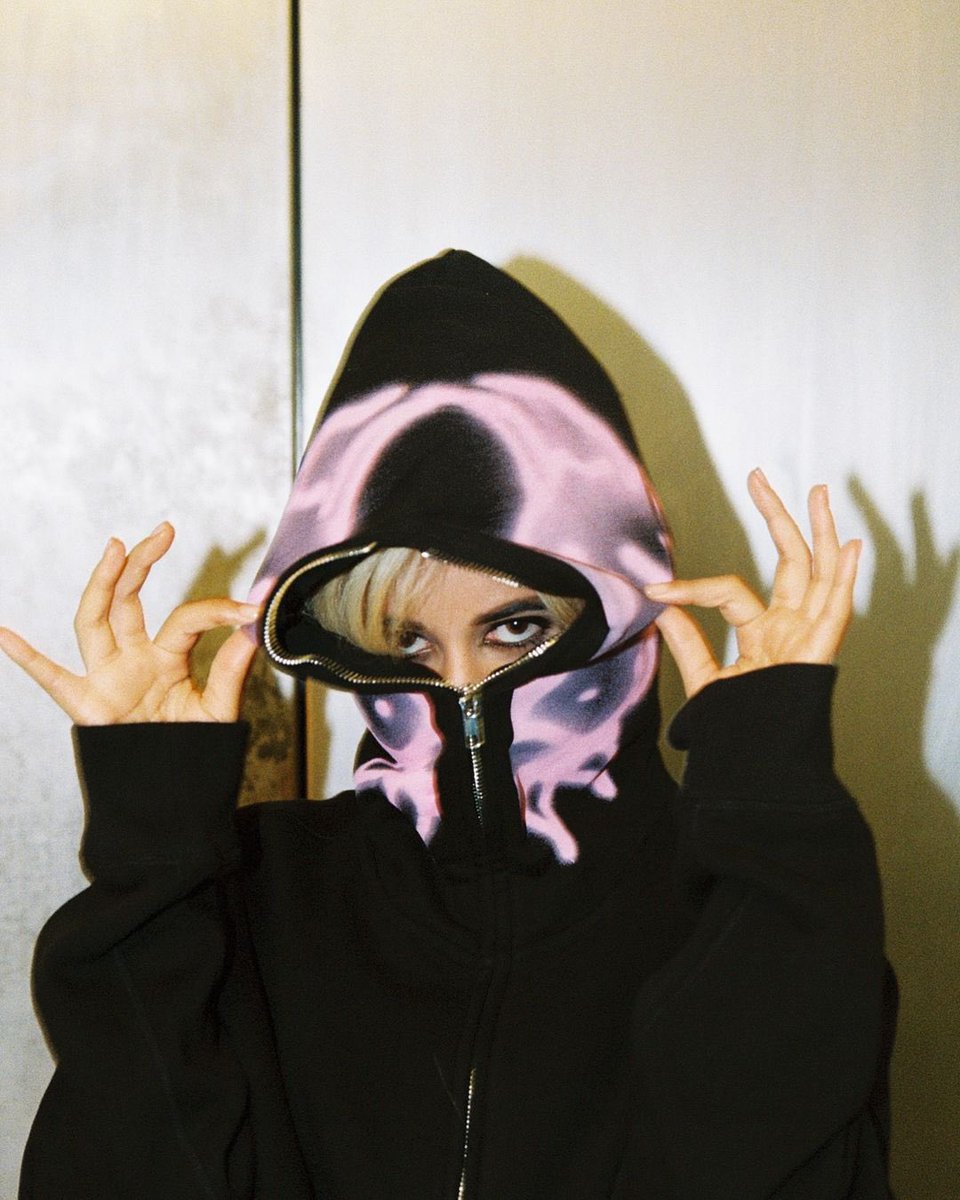 Camila_Cabello's tweet photo. when I first saw Chito’s work,

and saw his pretty girl Pitbull with the spikes and the lashes I knew that was Cece,
our C, XOXO mascot

i asked him to make a custom one for our album and we collabed on the hardestttttt limited edition merch w @Complex 

https://t.co/Q3MoxQtTG8 https://t.co/0z4FplkAFz