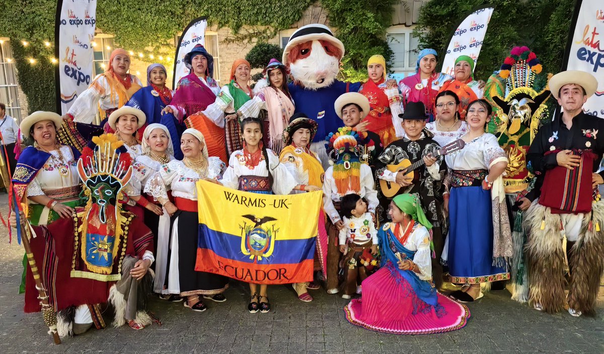 LatAmTravelist's tweet photo. #LATAExpo's Gala Dinner hosted by @latauk &amp; @TurismoEc took us to the Andes with the arrival of #WarmisUK, a London-based folk group who keep their ancestral Ecuadorian traditions alive through music &amp; dance. They even had a giant cuy (guinea pig)! .

#LATAExpo2024 #folkdance https://t.co/LpmEdvjQCn
