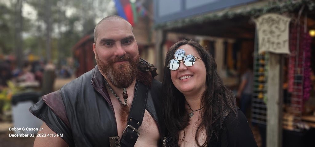 It’s #NationalSunglassesDay, and we think these sunglasses are especially cool! But our imaginations failed us when we tried to come up with a creative backstory for the caption. Maybe you have some ideas? Photo credit: Bobby Cason #LouisianaRenaissanceFestival #128DaysToRenFest
