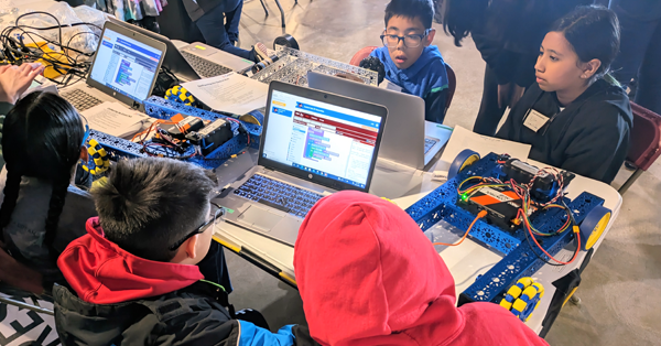 StudicaRobotics's tweet image. Students using the Blocks #programming language to operate a robot at the Level UP Workshop presented by FIRST Colorado. coloradofirst.org/levelup/ The #robot was created using parts from the FTC Starter Kit from Studica Robotics. studica.co #ColoradoFIRST #robotics