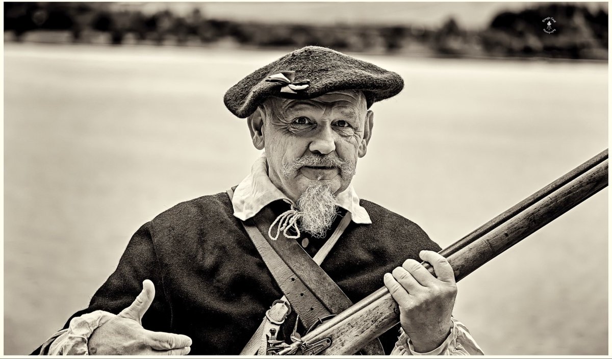 DougieCoullPix's tweet photo. I remember the days 😊
#history #historicscotland #dumbartoncastle #scotland #reenactment #muskets https://t.co/8vJFRhptwB