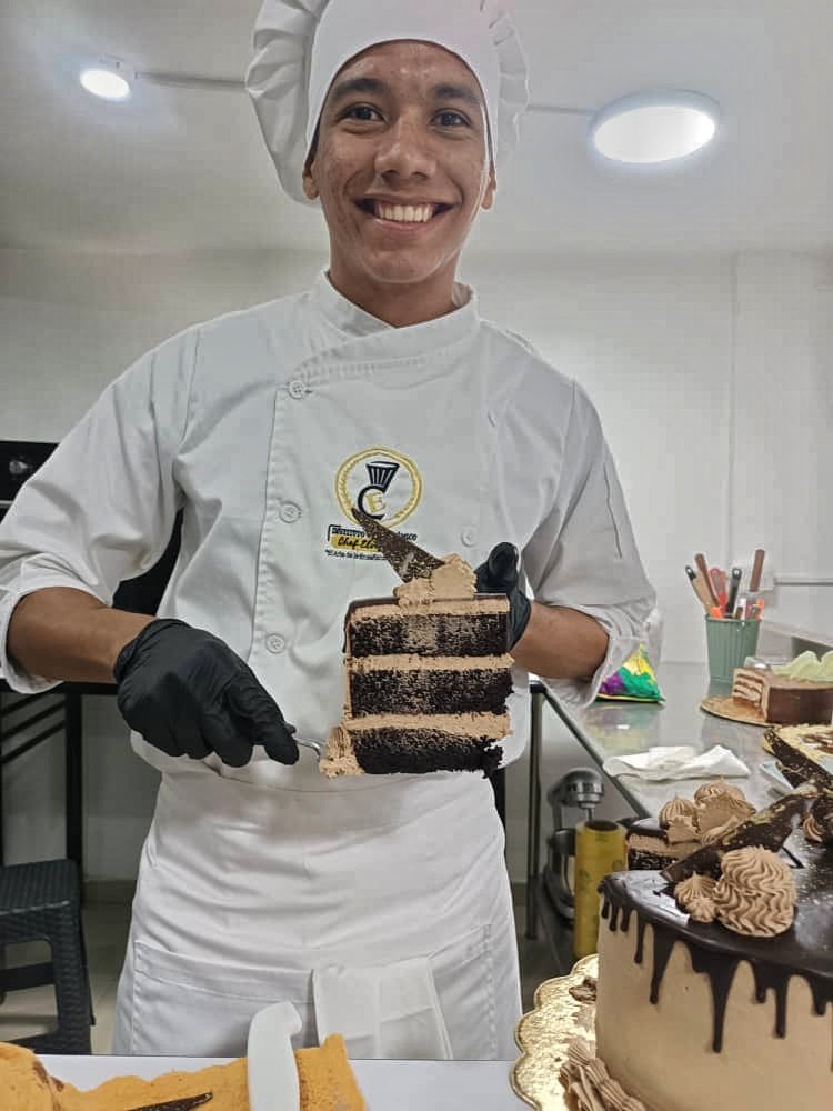 manuel_0907's tweet photo. Pasión ❤️‍🔥🧑🏻‍🍳✨
#Passion #pasteleros #vida #jueves #happy https://t.co/XFoanpwNCA