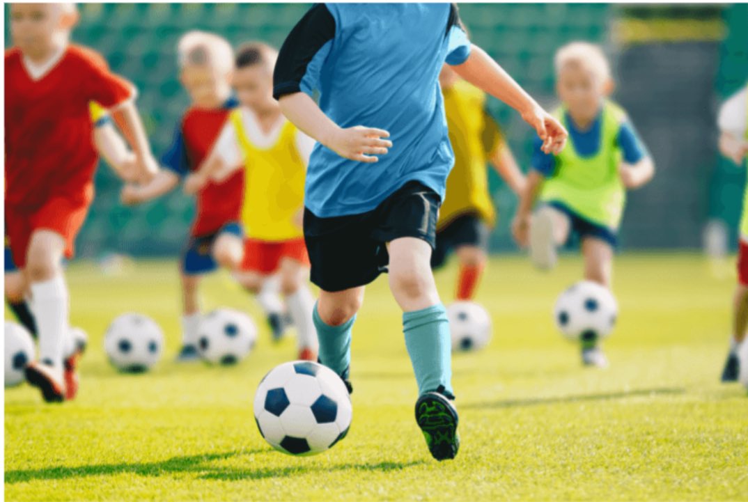 This Sunday, we’re having a football-themed junior parkrun and afterwards, there’ll be free football sessions at Market Road pitches, drop in between 10am and 12 noon, totally free! #loveparkrun #caledonianpark