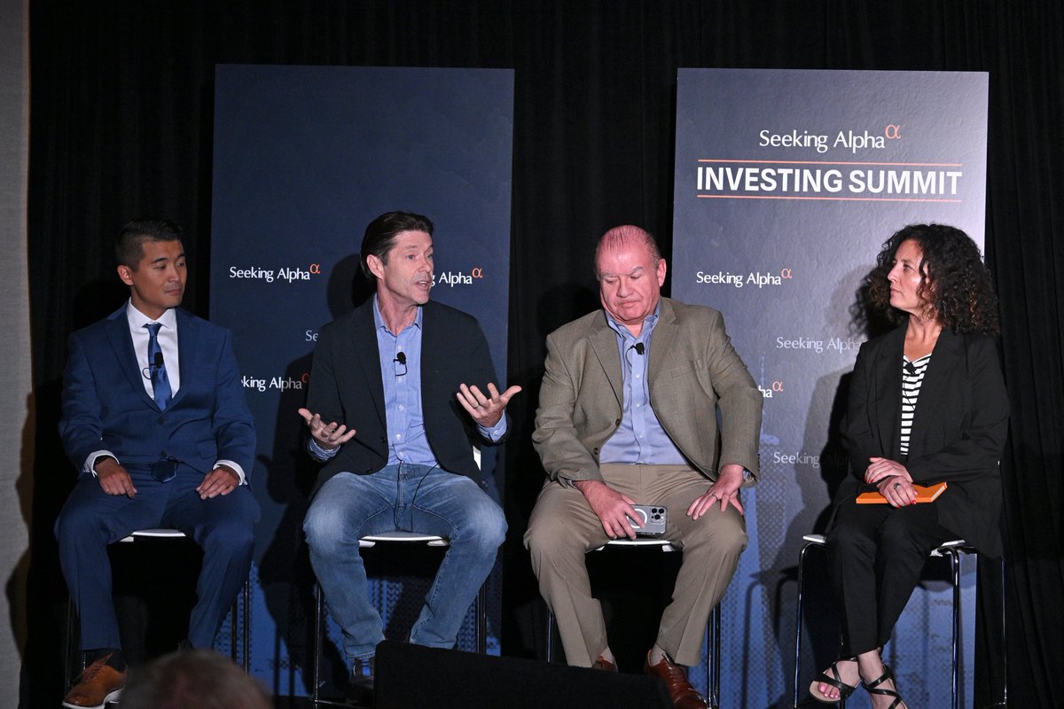 "There's a question mark about how this industry evolves. Does it evolve like the casino industry or a traditional CPG sector?"
<a href="/420Odysseus/">Pablo Zuanic</a> <a href="/timseymour/">Tim Seymour</a> <a href="/JulianLinStocks/">Julian Lin</a> 
#cannabis 

An honor and a joy to be part of this cannabis investing Dream Team!!
seekingalpha.com/article/470126…