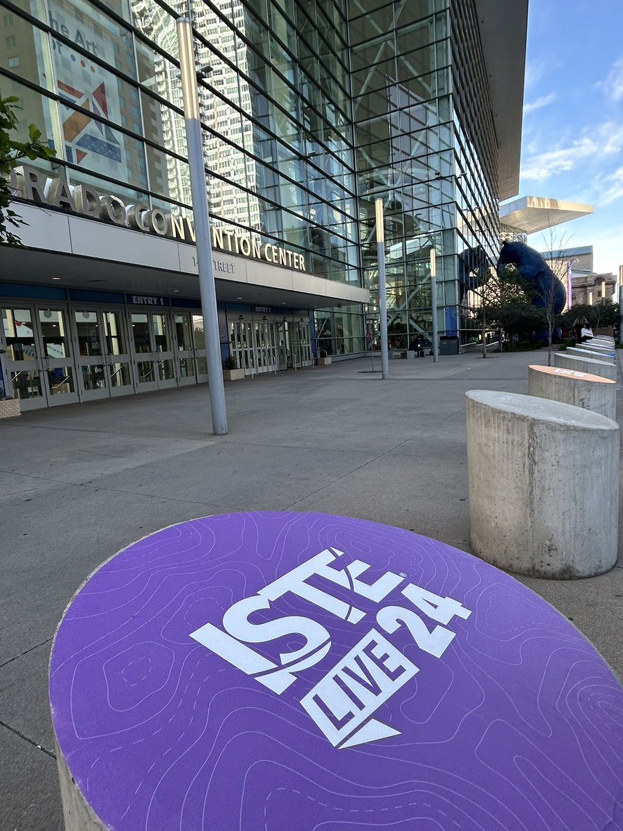 Rachel Frye tweet media