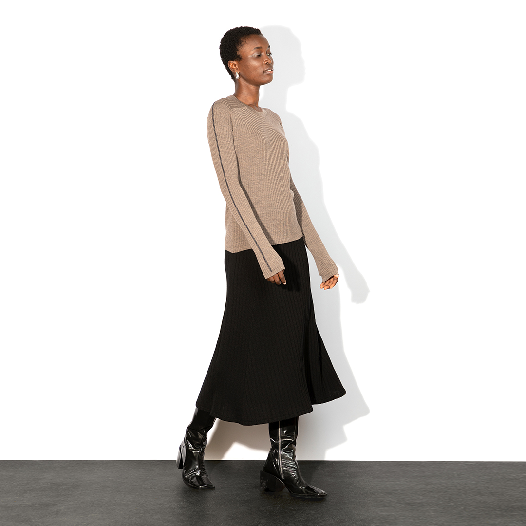 JohnSmedley's tweet image. New neutrals.

From Beige Musk to Mushroom, Grey Fleece to Sepia, add some softness and warmth to your wardrobe palette with our newest neutrals.

Shop men: ow.ly/tchM50SqUk3
Shop women: ow.ly/tjca50SqUk5

#warmneutrals #madeinengland #johnsmedley