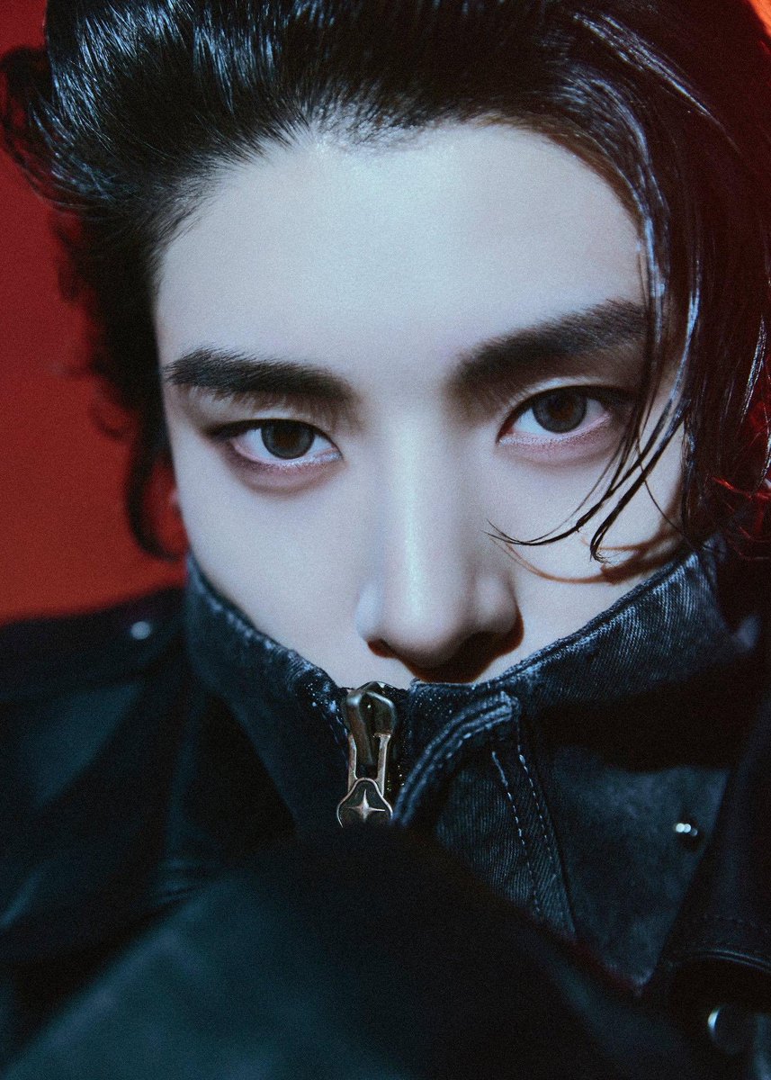 jakesfeeds's tweet photo. the vampire prince #ENHYPEN_JAKE https://t.co/k8tal7PDOR