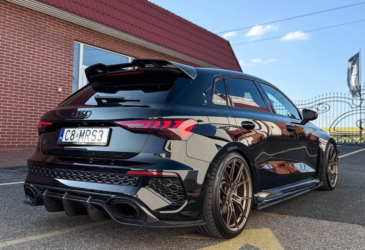 Car Pxrn tweet media