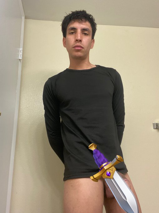 Can u handle that sword? https://t.co/xHoCI3U2wi