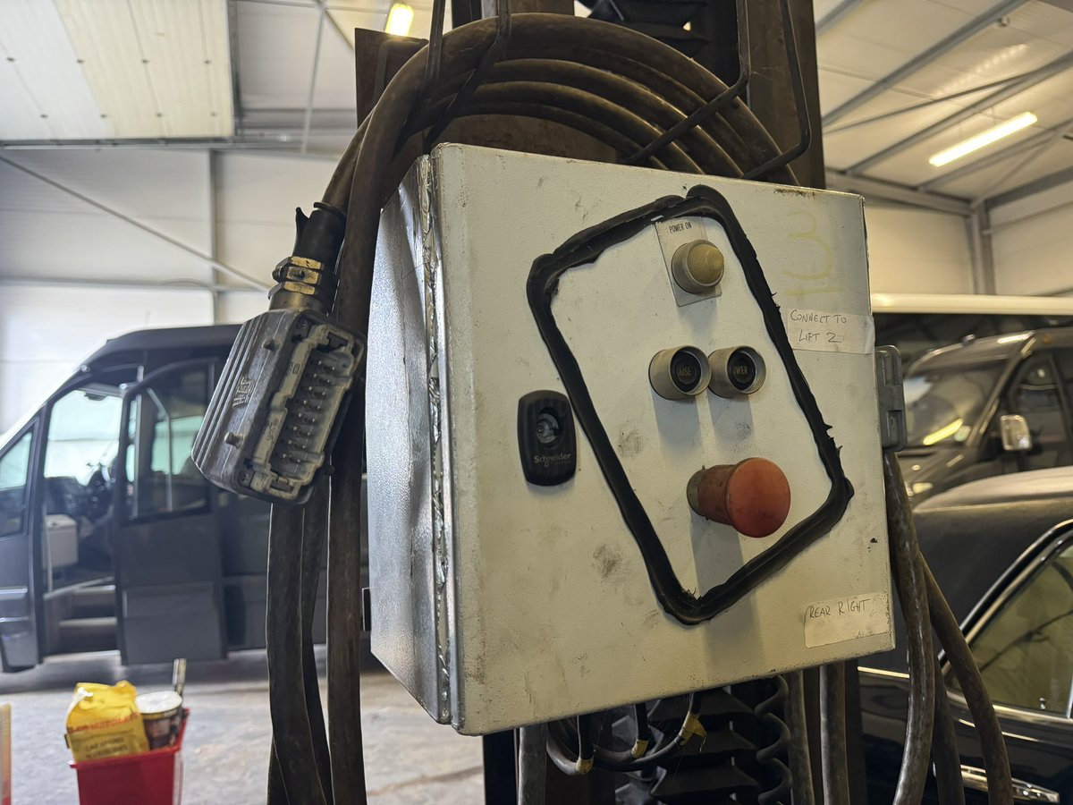 AutoInfatuation's tweet photo. Any one in the market for a set of Hywemas in the UK 🇬🇧?

I’ve got my set of x4 5T Somers Heavy Duty lifts for sale as they are now surplus to requirements, maximum load 20T.

All in perfect working order albeit a bit rough looking cosmetically, I have owned them for 4.5 years roughly and they’ve always been stored & used inside.

Three Phase, Wired connection

Smaller wheel inserts for each lift also present.

Collection only from Wisbech, PE13.

£5,000 No VAT