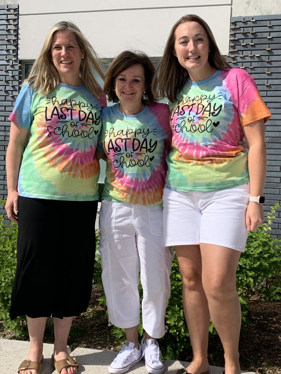 BernadetteOCSB's tweet photo. Jumping into the ‘First last day’ ever at St Bernadette’. We are so grateful for our incredible Resource Team, Mrs Burguete and Mrs Kelly! True Difference Makers. @MsBPHI @mrskellyocsb https://t.co/HxEWTA8mBf