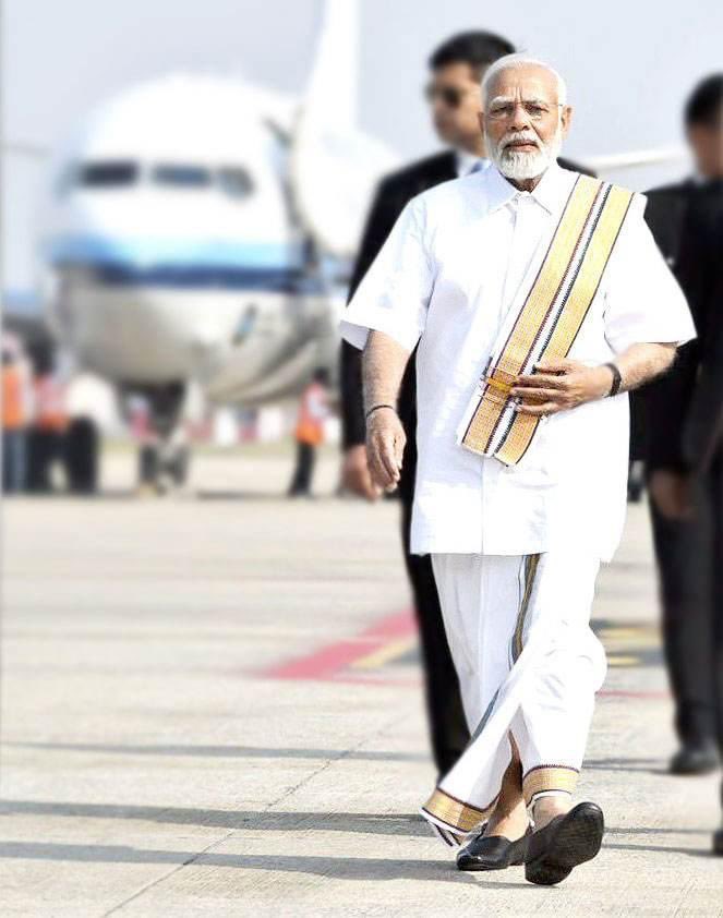 देश में जब तक मोदी है तब तक देश की तरक़्क़ी रोकने वाला कोई पैदा नहीं हुआ..

सहमत - रीट्वीट अवश्य करें√