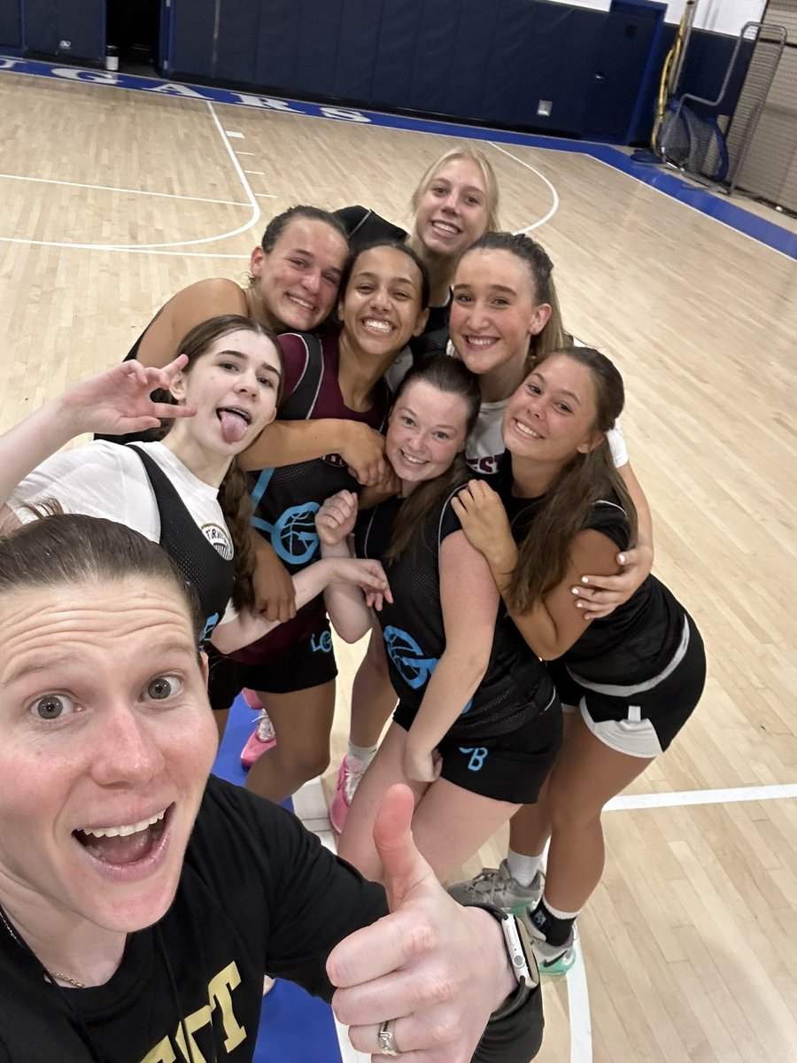 Can't believe that our 2025 squad had their last Select practice EVER last night!! Ahhh! So WILD! Excited to finish out strong with this amazing group! 🩵🖤🩶