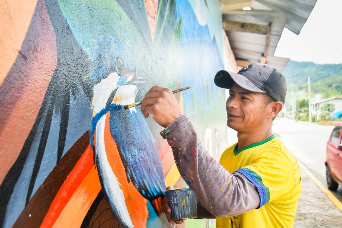 Arte y Tradición 🎭Desde la Coordinación de Cultura, seguimos dando vida y color a los espacios públicos; ahora nos fuimos a las parroquias.👇🥳
!Tómate la foto en ellos y ayúdanos a promocionar y cuidar! 📸😉🎨
“Yantzaza Ciudad Mágica”🪄 
#YantzazaSiempre🫶
#ConstruirIdentidad🙋