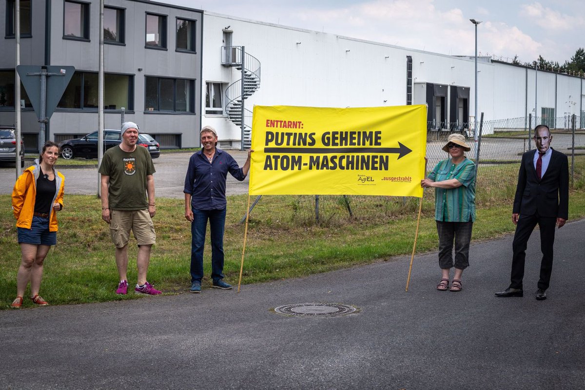 fragmentiert's tweet image. Offenbar hat #Framatome mit #Rosatom-Mitarbeitern #atomar*e Anlagen in einem ehemaligen #Möbelhaus in #Lingen aufgebaut + getestet …
#Fotograf: Lars Hoff