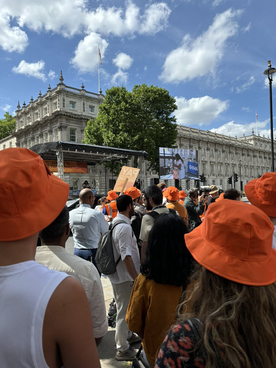 RajivSinhaG's tweet photo. At @TheBMA Junior Doctors National Rally for Pay Restoration today.

Junior #doctors deserve better than the pay cuts they’ve suffered for years.

@TheGreenParty is the only party talking about ending #NHS #privatisation, restoring pay, and addressing #recruitment and #retention. https://t.co/mQzYLvnXo2