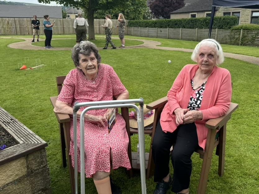 BorrageHouse's tweet photo. We have had a great day this week @TownendCloseAH  thank you to Lian and her Team 🥰🥰 for a lovely buffet lunch, ice lollies and entertainment 😃😃😃xxx #ripon #keighley https://t.co/nktNJu4WBb