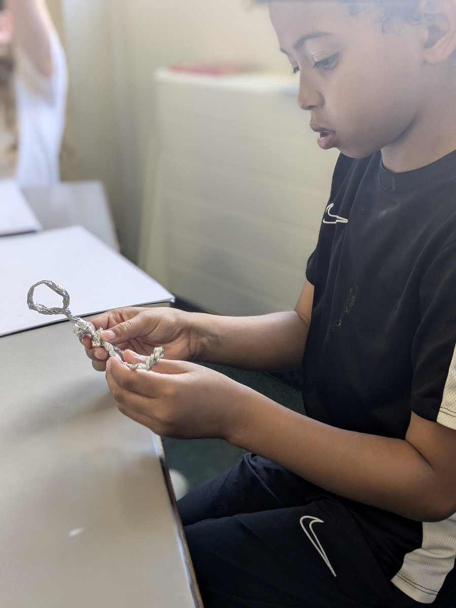 ElpRosedale's tweet photo. Year 4 have been focusing on sculpture in art today, creating tin foil figures to represent different emotions and actions. Lots of resilience and creativity!
#year4art#creativecurriculum#foilart https://t.co/afPpF2wcgO