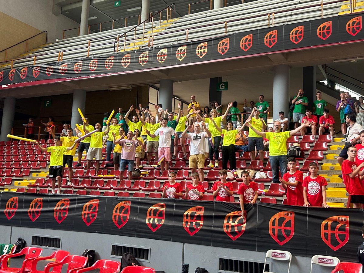 elsotaescala's tweet photo. Collons, que estem a SEMIS!!!
Demà UNICAJA MÁLAGA i, per l'altra banda, potser el 2 equips més forts;
BARÇA i VALÈNCIA BÀSQUET.
I, sí, ELS NOIS ESTAN BÉ i ho han donat (i donaran) tot. Ara BANY DE GEL i a recuperar forces...
https://t.co/04LurB6LO8 
#TheWho "The Kids Are Alright" https://t.co/XmCgMkEEKL