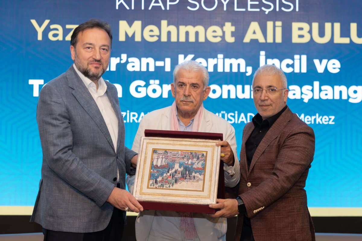 utesav's tweet photo. MÜSİAD Genel Başkanımız @MahmutAsmali, UTESAV Başkanımız Ahmet Doğan Alperen (@DAlperen) ve Gazeteci Yazar Mehmet Ali Bulut’un (@Mehmet_AliBulut) katılımlarıyla Oku-Dinle-Yaşa: Kur’an-ı Kerim, İncil ve Tevrat’a Göre Sonun Başlangıcı Kitap Söyleşisi programını gerçekleştirdik. https://t.co/YCdS7j9skh