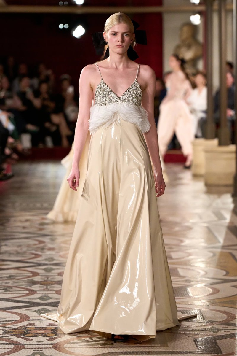 XFashion's tweet image. A Night at the Opera @CHANEL 

Chanel Fall 2024 Couture

via @voguemagazine bit.ly/4cj0Elf