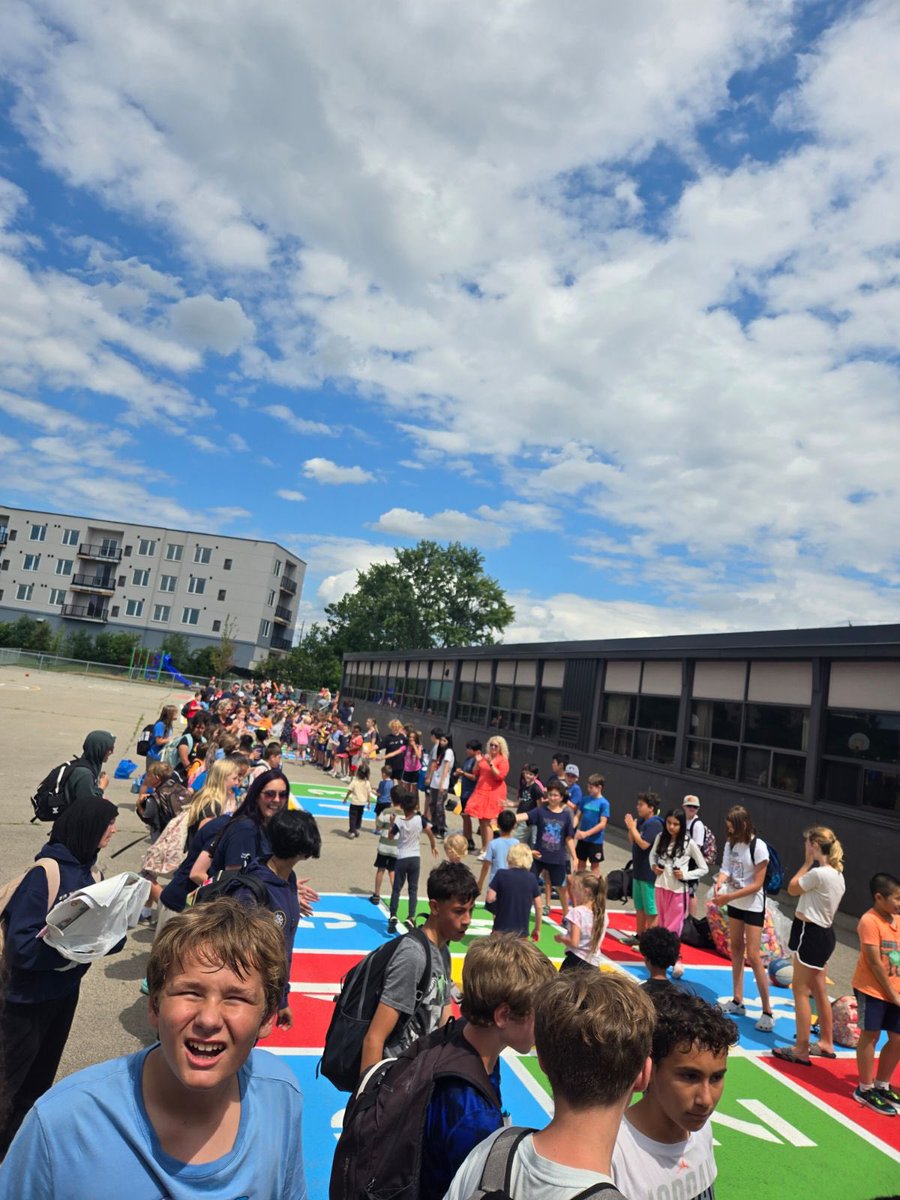 Clap out to end the year! So much fun thanks <a href="/DsbnWestdale/">WestdaleDSBN</a> <a href="/dsbn/">District School Board of Niagara</a>