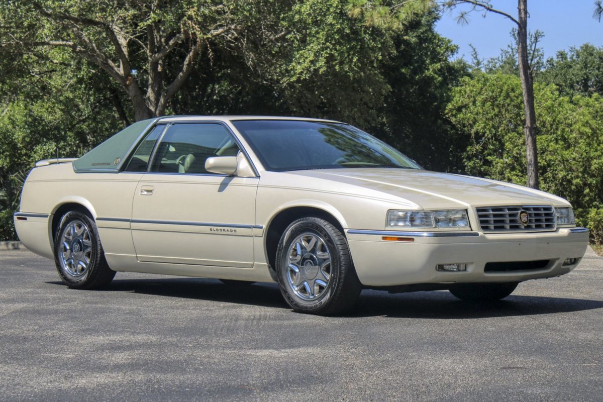 Bringatrailer's tweet image. Sold: 49k-Mile 1998 Cadillac Eldorado for $7,000. bringatrailer.com/listing/1998-c…