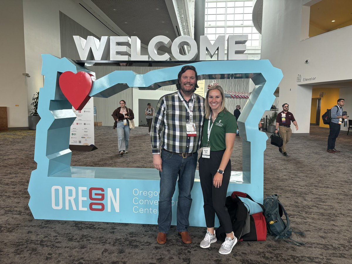 GretchenADietz's tweet photo. #ASEEAnnual 
I had a great time catching up with folks, celebrating friends, making new connections, and presenting our project. https://t.co/YwzwuBbXch
