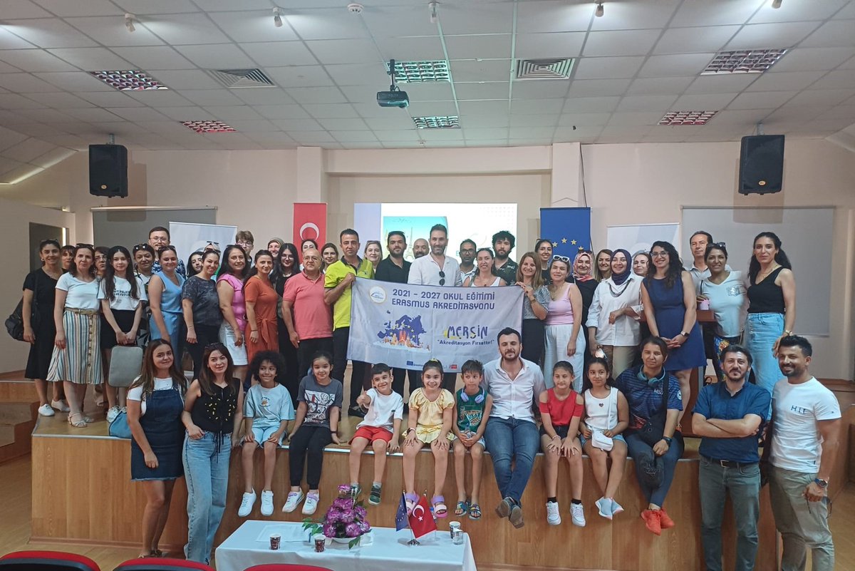 Müdürlüğümüz tarafından yürütülen #ErasmusPlus ✅2022 Okul Eğitimi Akreditasyonu kapsamında yurt dışı hareketlilik faaliyetlerine katılmış olan öğrenci ve öğretmenlerimiz ile ✅2023 Okul Eğitimi Akreditasyonu kapsamında gerçekleştirilecek olan hareketliliklere katılacak öğretmen