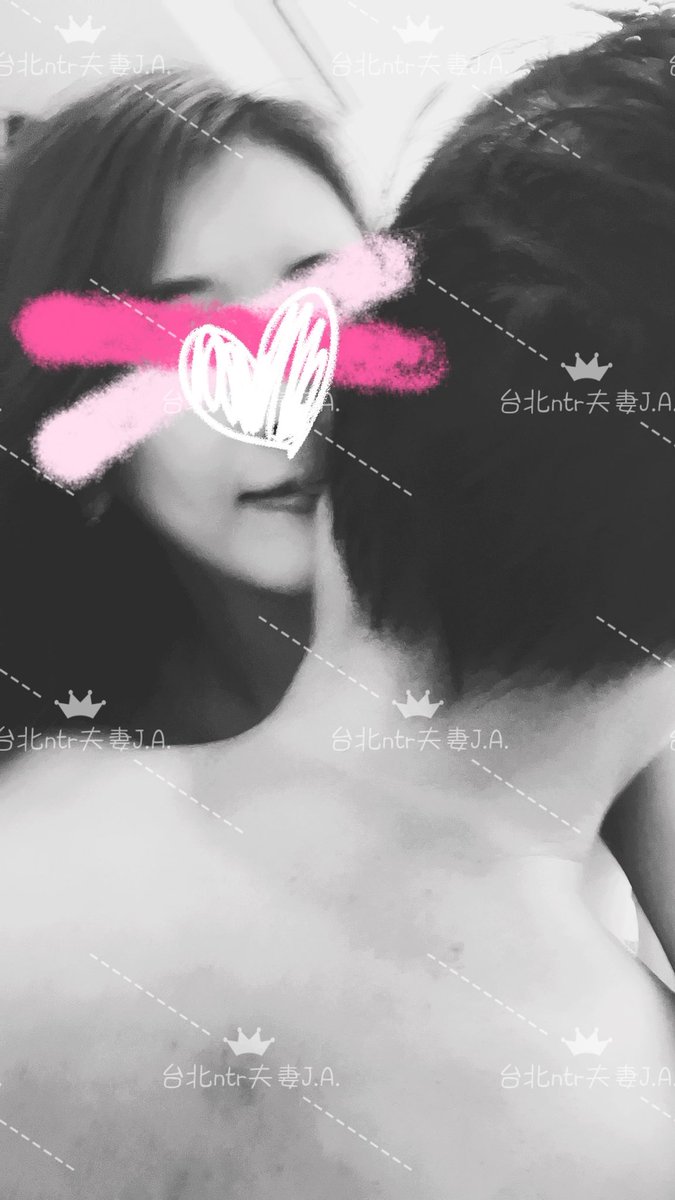 Let’s cuddle so I can steal your body heat.
#抱抱治百病
#最好距離是小於零

這時間    清醒也似不清醒

一瓶梅酒    一張床
一個我    一個你

本來想寫些什麼
突然又
什麼都不想寫了
#我就任性 
#寫我想寫説我想說
#重點是該做的好好做了🩵 

#愛不能光說不做
#請愛我並愛上我

#開放式關係