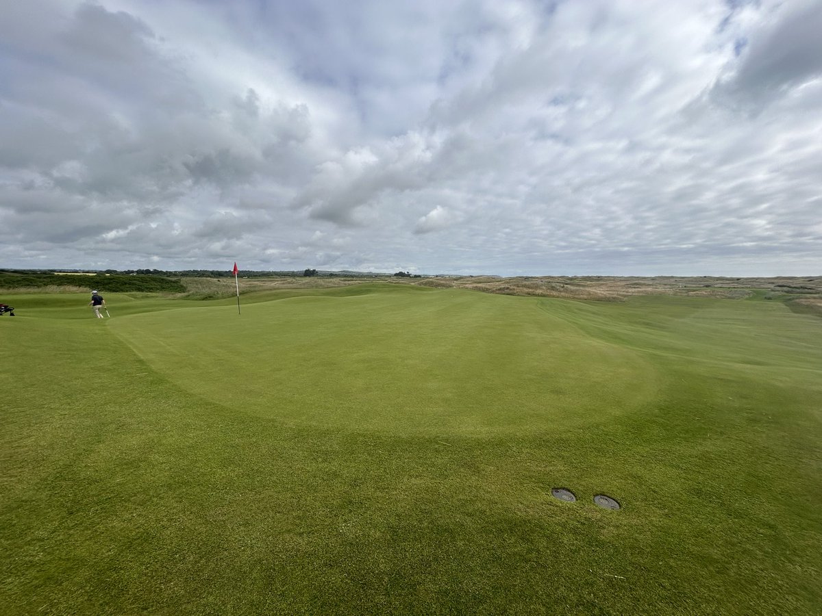 firmandfastgolf's tweet image. CBM once said faces are to portraits what greens are to golf courses. TS &amp;amp; MG’s greens and surrounds @CountyLouthGC prove this point rather well⛳️

#simpsonandcompany #1of4 @ancienteastIRL