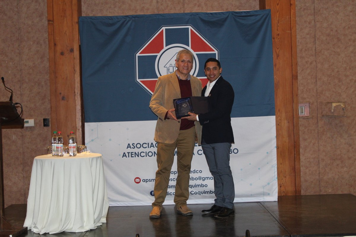 Dr. Fernando Carvajal, pdte <a href="/colmedlaserena/">Colmed La Serena</a>, exponiendo ante más de 150 médicos/as en la clausura de las 1ras Jornadas Científicas de la APS Cqbo, organizadas por <a href="/AMEDCOQUIMBO/">AMEDCO</a>  , oportunidad en la que tuvieron una destacada participación también los abogados de <a href="/falmedchile/">Falmed</a>.