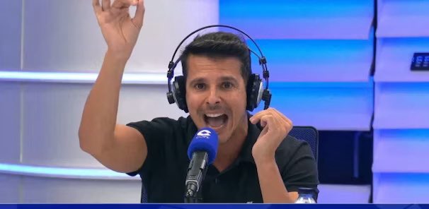 JuandaRM7's tweet photo. 🧵 HILO 🧵 Lo mismo te llama calvo, que te pide que te lleves la cámara al baño.

🎙️ “𝐆𝐑𝐀𝐍𝐃𝐄𝐒” 𝐌𝐎𝐌𝐄𝐍𝐓𝐎𝐒 𝐃𝐄 𝐈𝐒𝐀𝐀𝐂 𝐅𝐎𝐔𝐓𝐎 👇🏼👇🏼 https://t.co/z52l2HmvNe