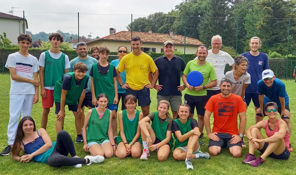 Journée festive au Collège Salinis, en ce 27 juin : rencontres sportives en matinée, élèves contre  personnels du Collège à l'ultimate et après midi des talents ! Bravo aux sportifs et aux artistes pour clore cette année scolaire !