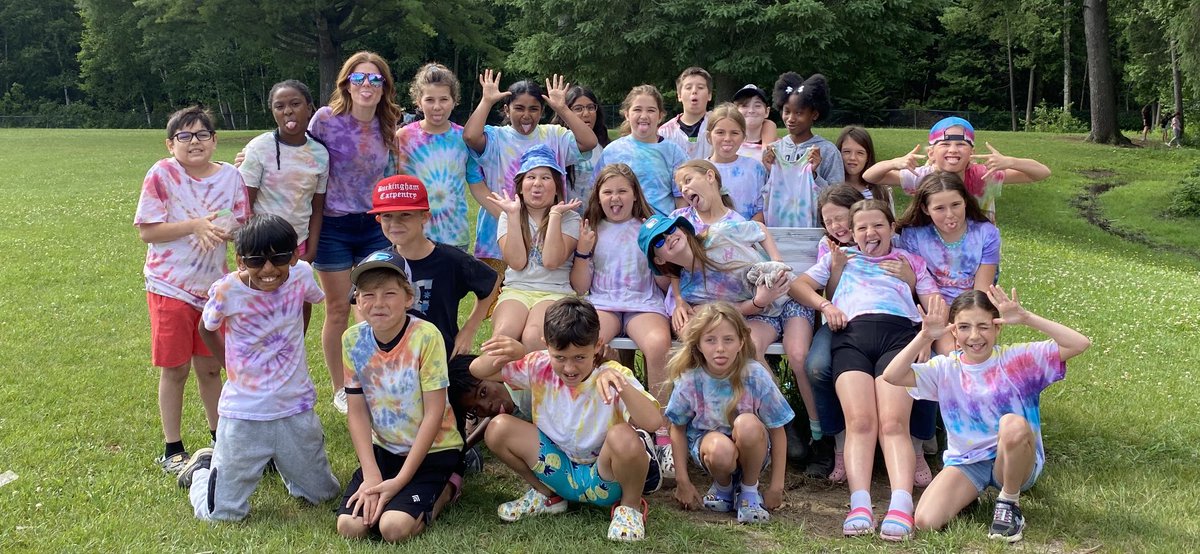 MadameMacKay's tweet photo. It’s not a “goodbye”, it’s just a “see you later”! So lucky to have been such a big part of their lives this year! Their shirts turned out awesome… just like them!!! Happy and safe summer everyone. 🌷💗🌷@GoodfellowPS @SCDSB_Schools https://t.co/l26cylK7yO