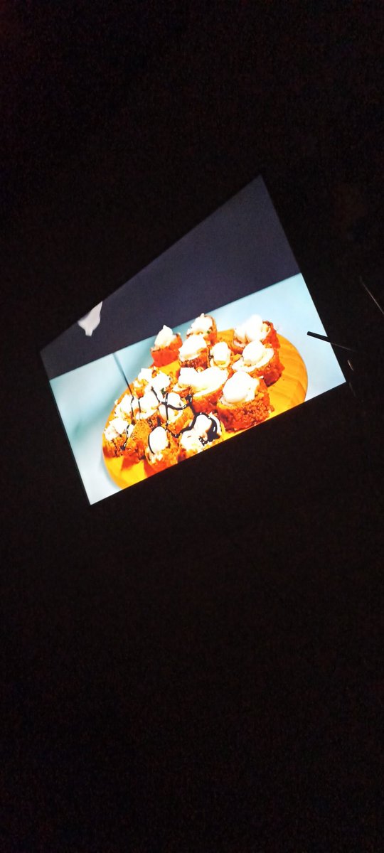 Vendo a <a href="/priscilaevellyn/">priscila evelyn</a> e o <a href="/alvxaro/">alvaro</a> fazendo a noite do sushi e pensando que amanhã meus primos vem jantar em casa e vão instaurar um caos na minha cozinha