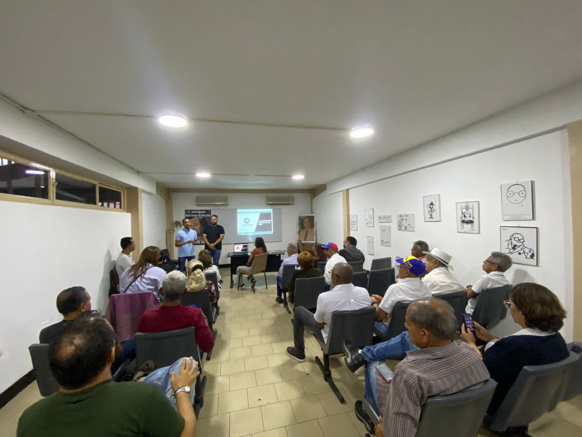 SobellaMejias's tweet photo. #27Jun|Taller Redes Sociales dictado por los integrantes de la Juvenil AD en resistencia Lara, @ADOrganizacion, @ADOrg_Laraof capacitados y organizados para el triunfo con @EdmundoGU. Elección presidencial 28 Jul 2024. https://t.co/S96nW14NeW