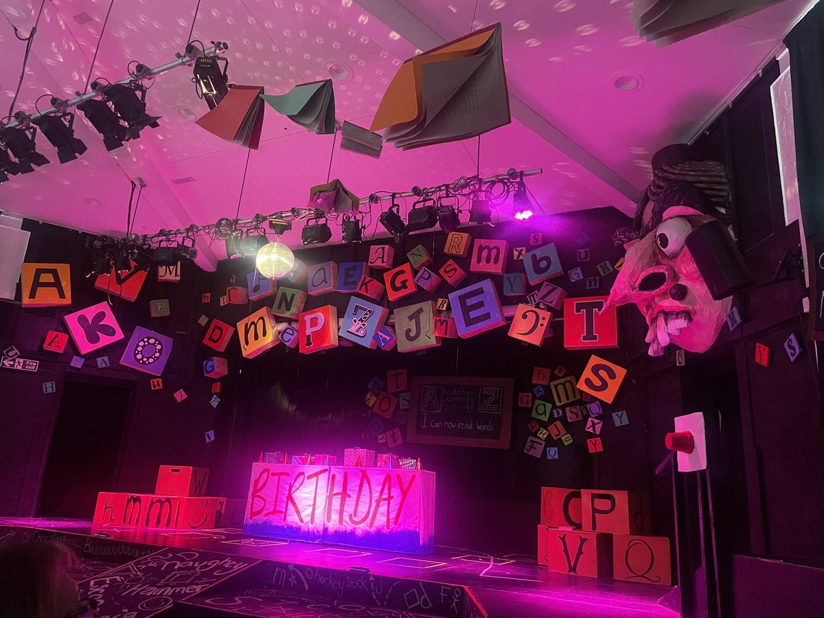 Manor House tweet media