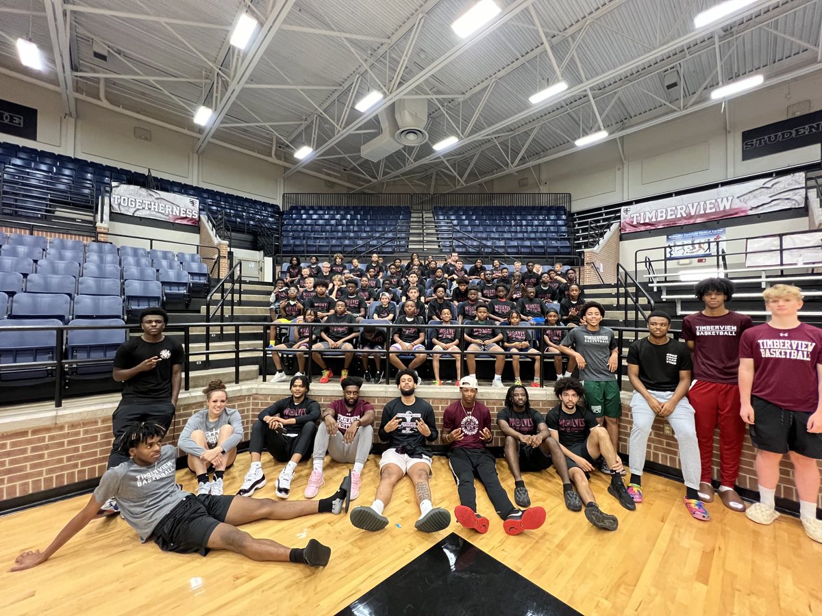 Great week at 🐺🏀 Camp of Champs‼️

Great group of kids who competed ALL week long💪😤