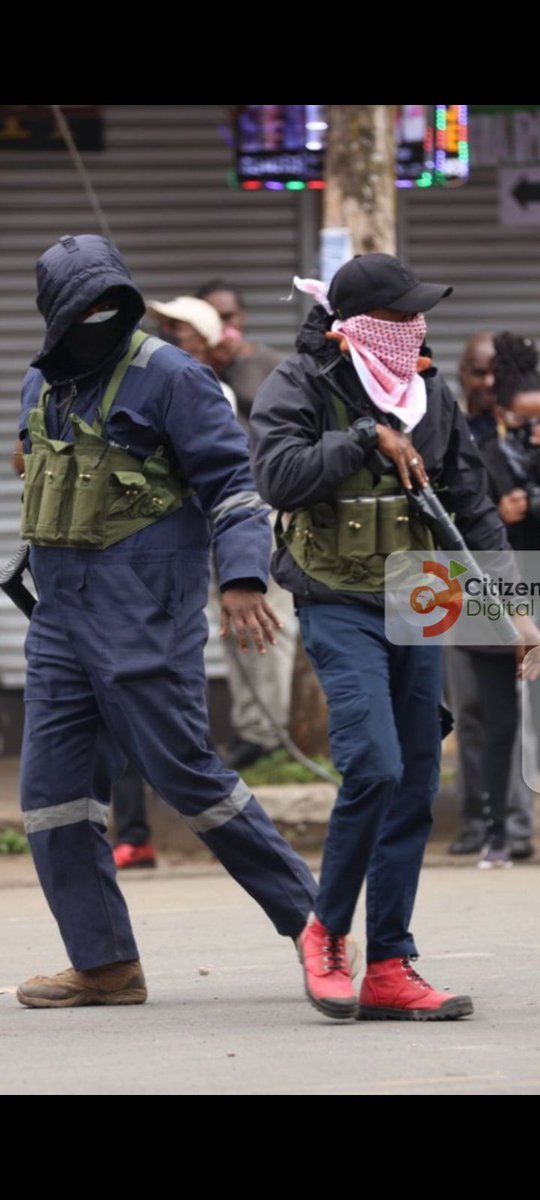 WhatEHappened's tweet photo. Armed terrorists in Nairobi, killing kids to please their master #RutoMustGo https://t.co/RmdGsezXH4