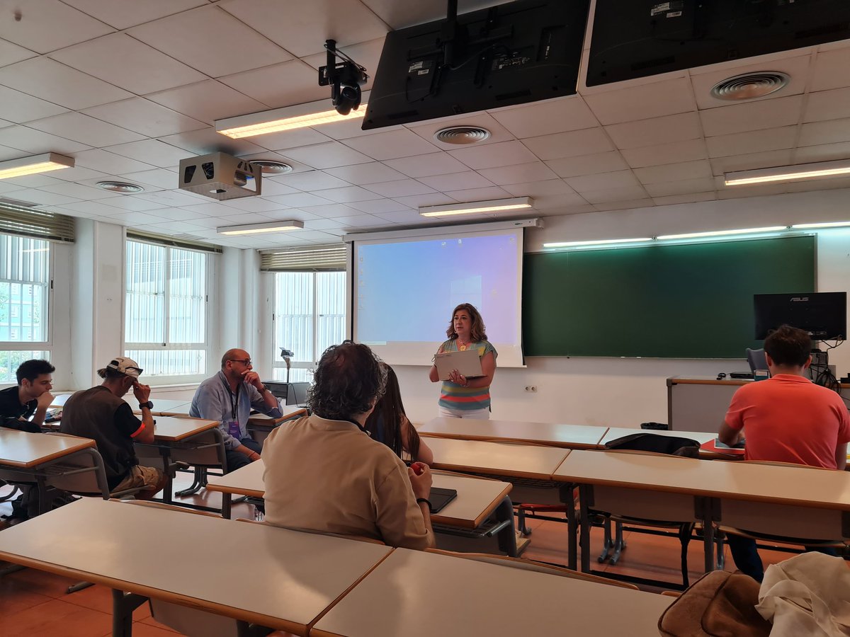 DiscapSocGT43's tweet photo. Jornada intensa en el congreso @FES_Sociologia #discapacidad #empleo #cuidados #genero...
Mañana, más!! https://t.co/9YheMbxOlT