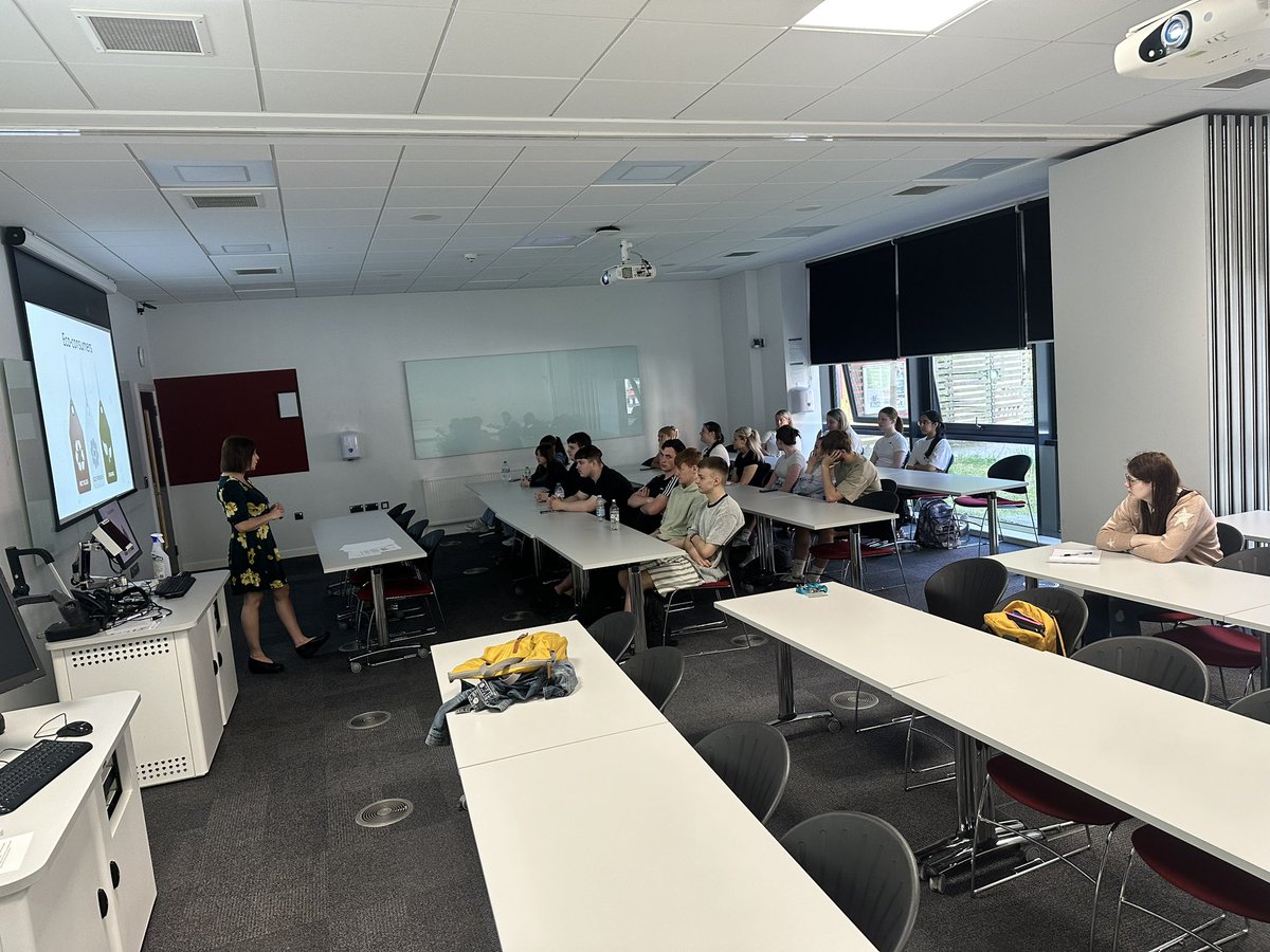 BusinessTcs's tweet photo. Our Y12 students thoroughly enjoyed the day at @cardiffbusiness yesterday, where they experienced 3 fantastic lectures on Marketing, Wealth and Buyer Behaviour. A huge thank you to @ProfEleriRosier @EthicalCarbs @DrOlayaMoldes &amp; Angharad Kearse - we are all incredibly grateful! https://t.co/N8I8OBgL0g