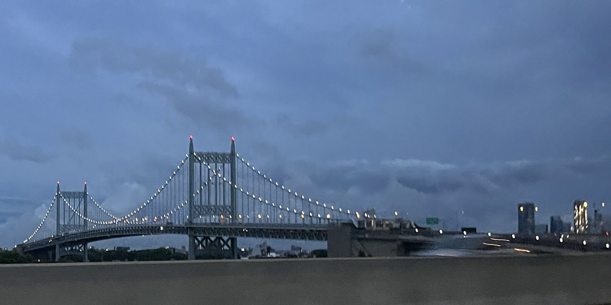 mmdevoe's tweet image. TFW: you arrive on time at the airport on the day before your flight leaves. 
#newyork #travel #nycproblems