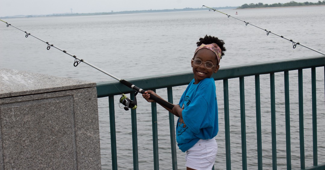 NatParkTrust's tweet photo. As the school year comes to a close, we are looking back at one of our most recent #BuddyBison trips to #CanarsiePier!

🌊🎣 Students had an amazing day learning to fish with @GatewayNPS rangers. They caught some cool fish and took home their own fishing gear! https://t.co/e0Ao7SHb7n