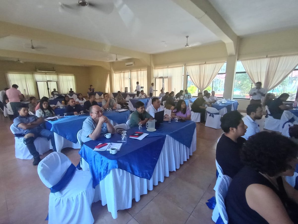 AgroCusam's tweet photo. Profesores y estudiantes de Agronomía del #CUSAM participan en un taller en Río Hondo, Zacapa, los días 26 y 27 de junio, conmemorando el Día Internacional de Desertificación y la sequia. Evento organizado por el #MARN. ¡Por un futuro más verde y resiliente! https://t.co/Dg7IdCXtMz